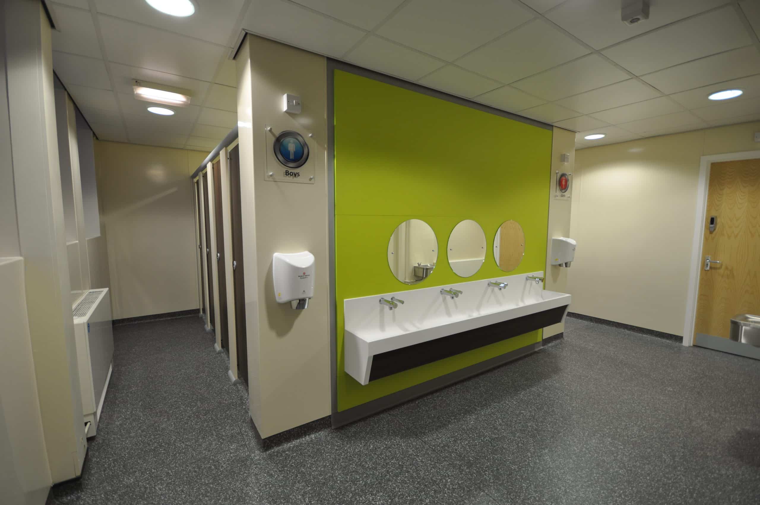 skola washroom system